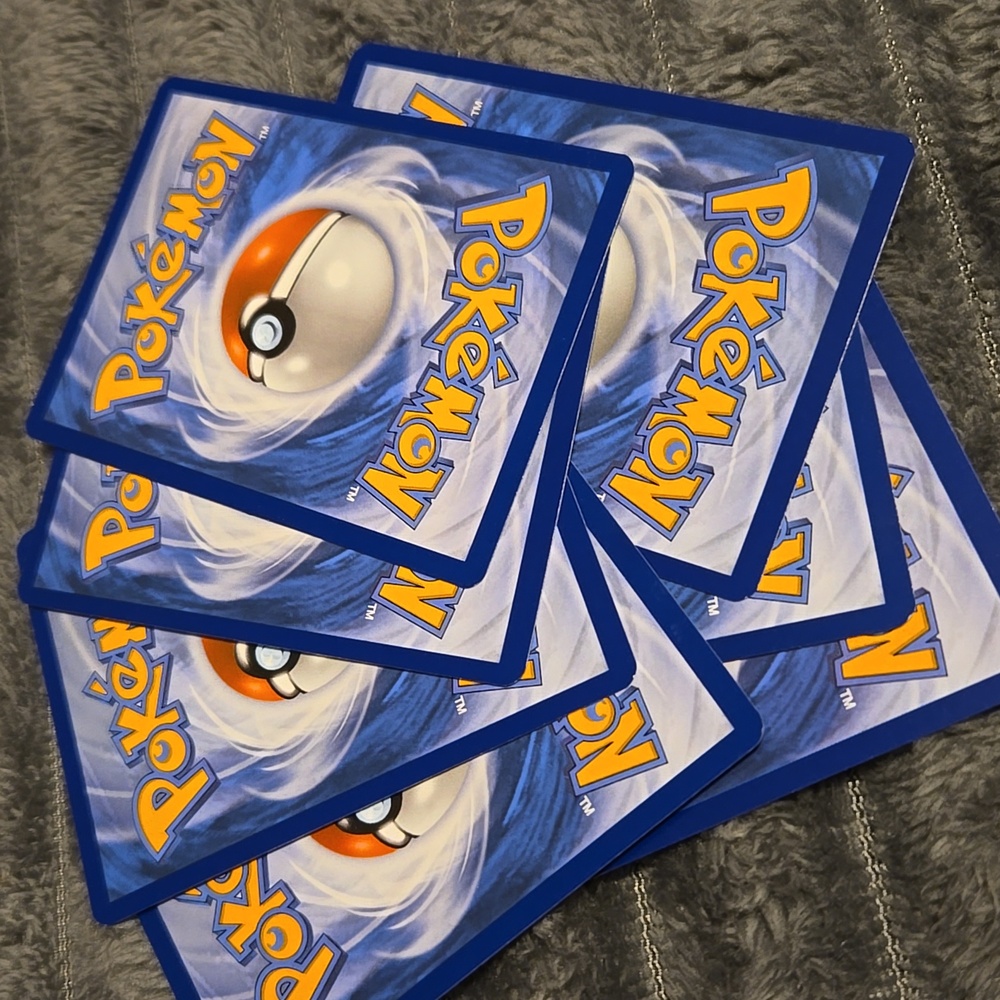 Pokémon Card Lot - Picture 2 of 4